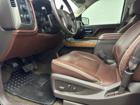 Used 2015 Chevrolet Silverado 1500 High Country w/ High Country Premium Package AWD/4WD image 15
