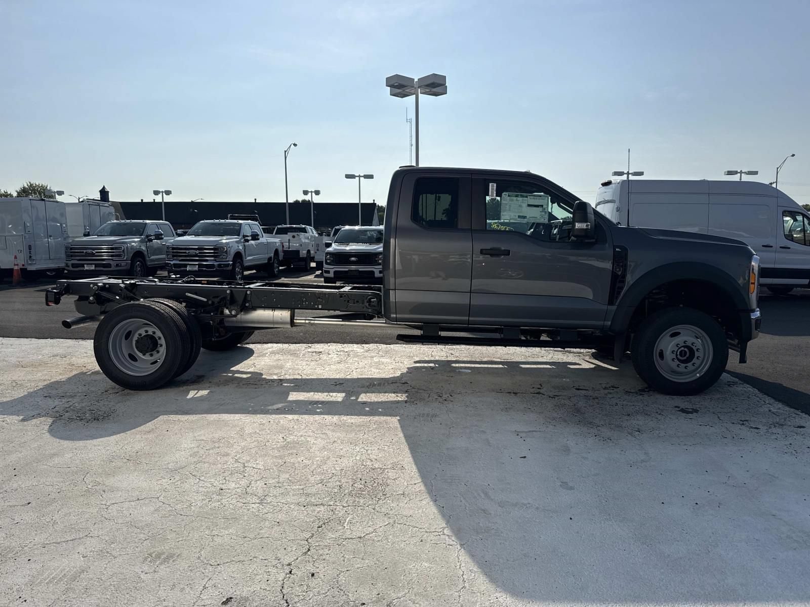 New 2027 Ford F550 4x4 Supercab Super Duty image 2