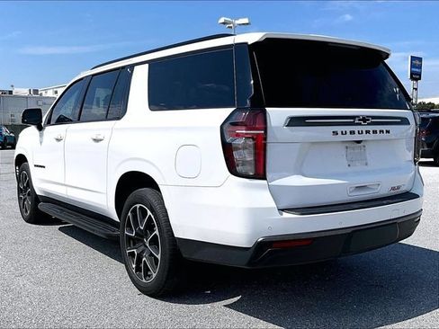 Used 2022 Chevrolet Suburban RST w/ Luxury Package AWD/4WD image 7