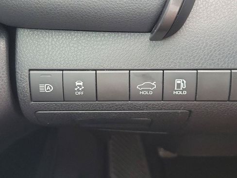 Used 2020 Toyota Camry LE FWD image 25