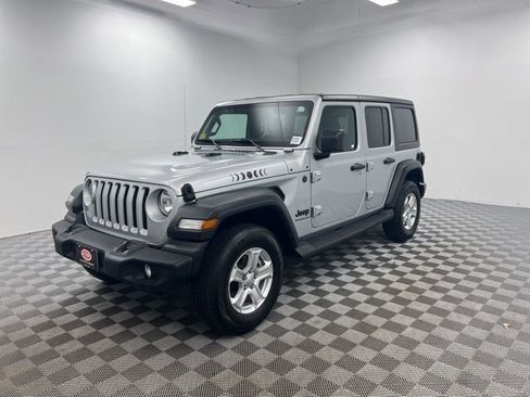Used 2023 Jeep Wrangler Sport S image 3