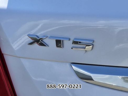 Used 2017 Cadillac XT5 Luxury w/ Driver Awareness Package FWD image 17