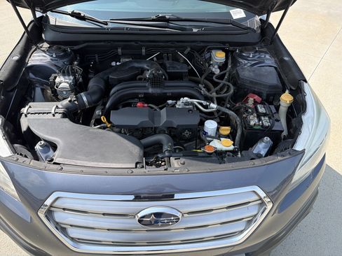 Used 2016 Subaru Outback 2.5i Limited AWD/4WD image 24