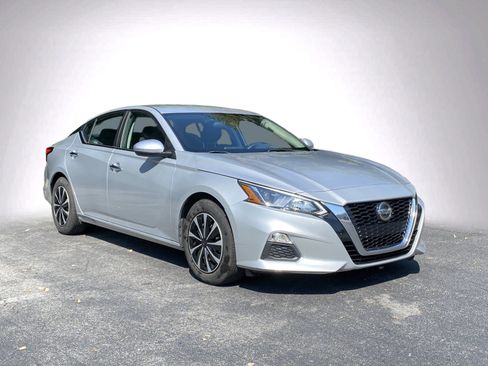 Used 2019 Nissan Altima 2.5 S FWD image 2