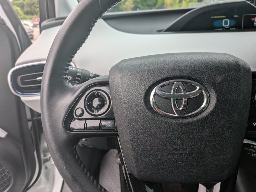 Used 2022 Toyota Prius Limited w/ Premium Convenience Package FWD image 11
