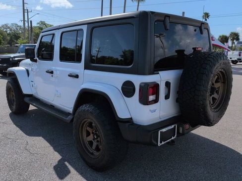 Used 2021 Jeep Wrangler Unlimited Sahara AWD/4WD image 6