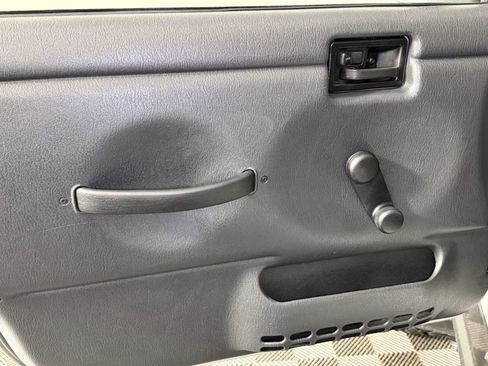 Used 2006 Jeep Wrangler X image 25