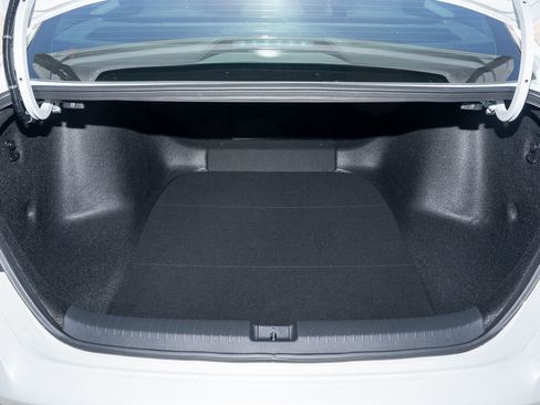 Used 2023 Honda Accord EX image 10