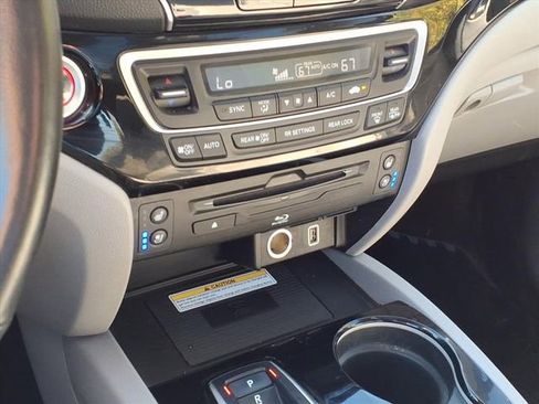 Used 2022 Honda Pilot Elite image 16