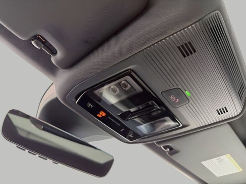 New 2026 Volkswagen ID.4 Pro S Plus image 21