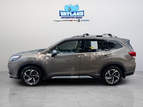 Used 2023 Subaru Forester Touring AWD/4WD image 2