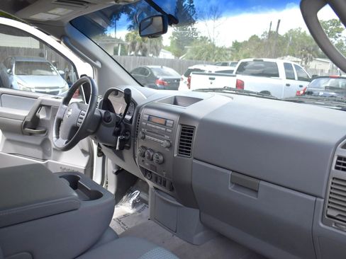 Used 2006 Nissan Titan SE image 15