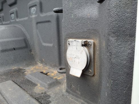 Used 2024 GMC Sierra 1500 SLT w/ SLT Premium Plus Package image 5