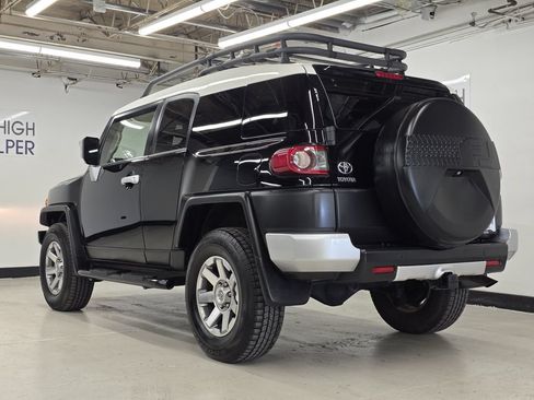 Used 2014 Toyota FJ Cruiser 4WD w/ Upgrade Package image 12