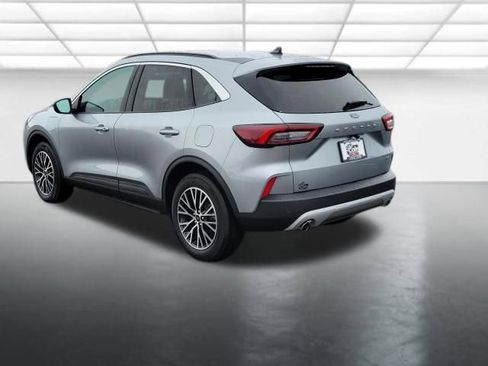 Certified 2024 Ford Escape SE image 6