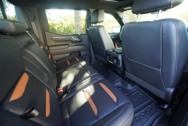 Used 2023 GMC Sierra 1500 AT4 w/ AT4 Premium Package AWD/4WD image 26