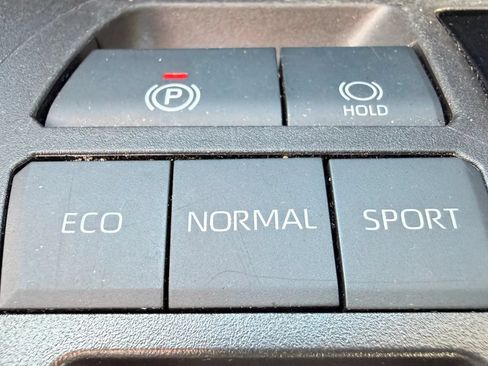 Used 2024 Toyota RAV4 XLE FWD image 28