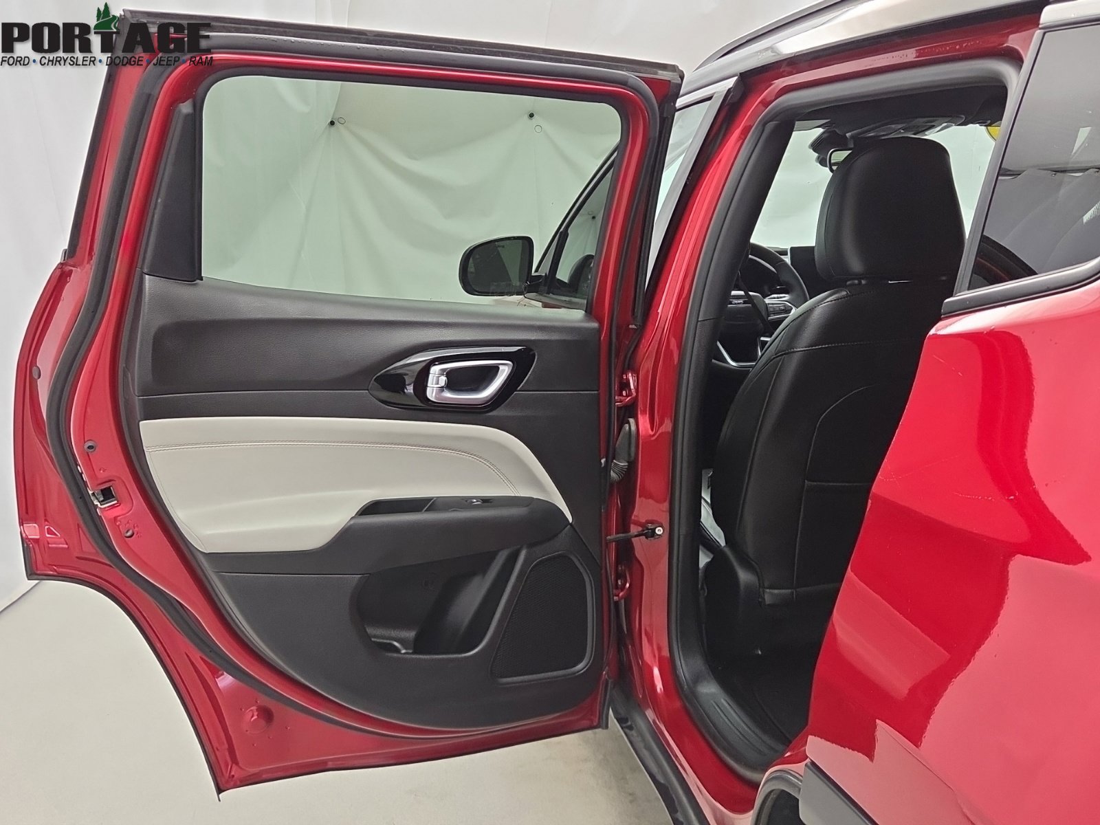Used 2025 Jeep Compass Limited AWD/4WD image 26
