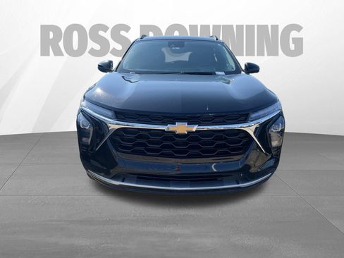 Used 2024 Chevrolet Trax LT FWD image 2