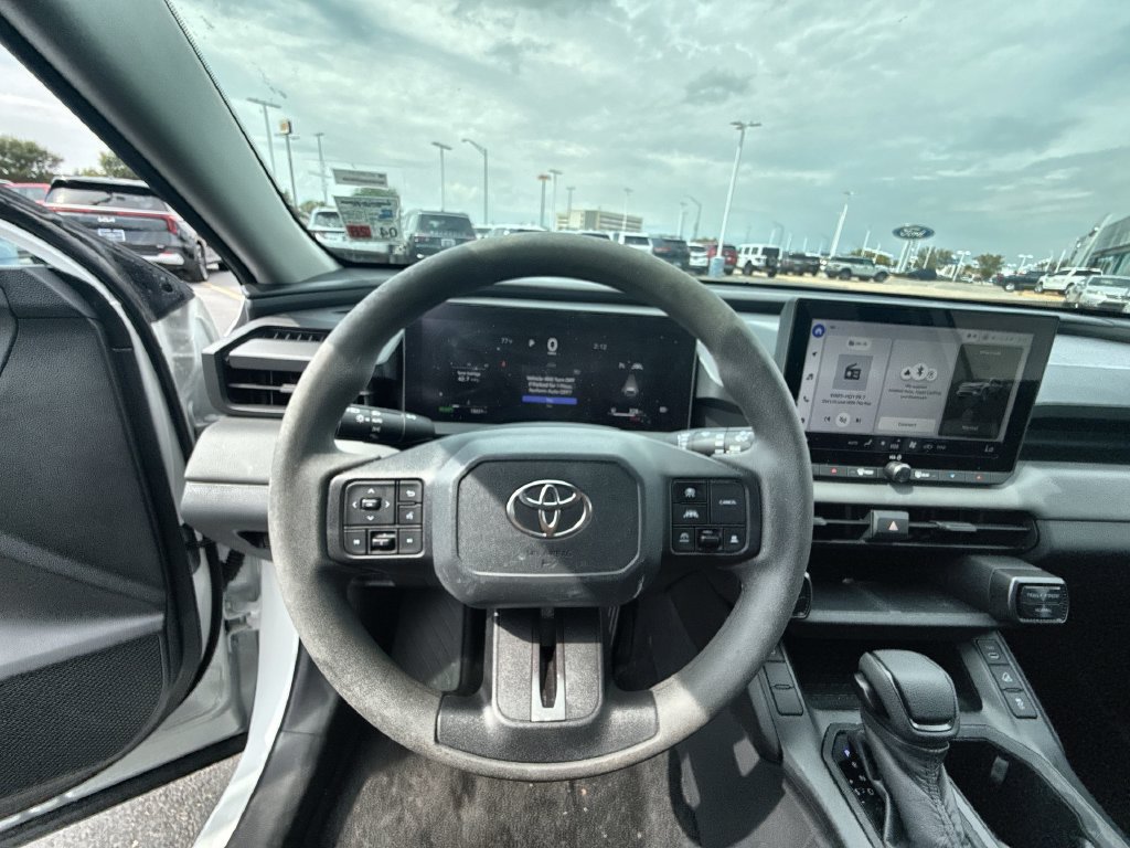 Used 2026 Toyota RAV4 LE AWD/4WD image 18