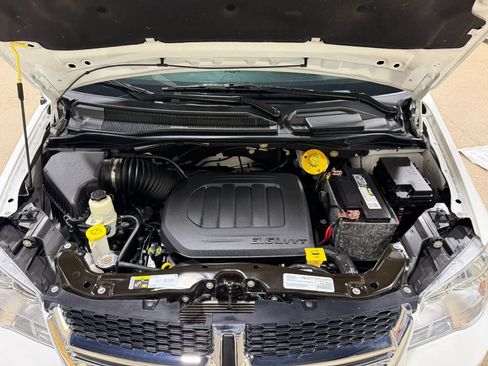 Used 2019 Dodge Grand Caravan SE FWD image 52