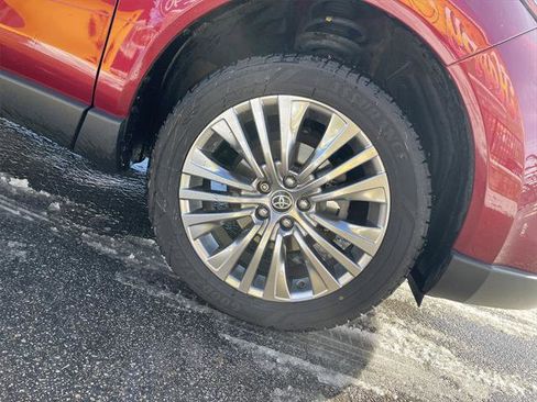 Certified 2021 Toyota Venza XLE image 11