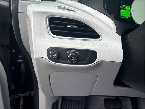 Used 2019 Chevrolet Bolt Premier w/ Infotainment Package image 19