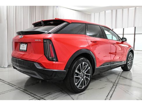 Certified 2025 Cadillac Optiq Sport 1 AWD/4WD image 7