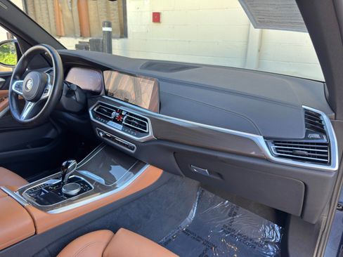 Used 2022 BMW X5 sDrive40i w/ M Sport Package RWD image 15