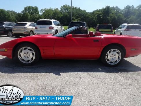 Used 1993 Chevrolet Corvette Convertible image 2