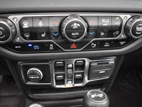 Used 2024 Jeep Wrangler High Altitude AWD/4WD image 11