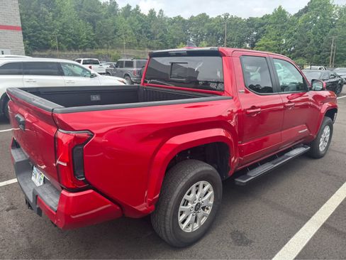 Used 2025 Toyota Tacoma SR5 AWD/4WD image 3