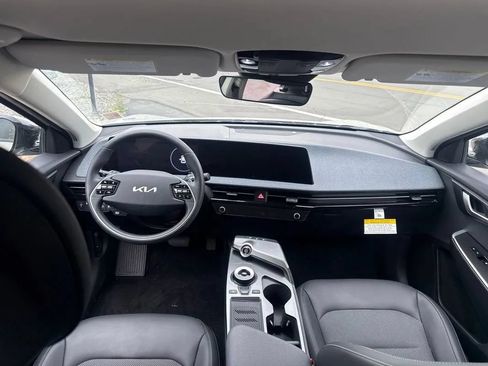 Used 2024 Kia EV6 Light AWD/4WD image 55