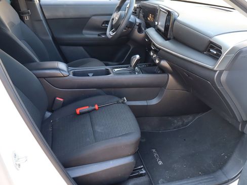 Used 2025 Nissan Kicks S AWD/4WD image 15