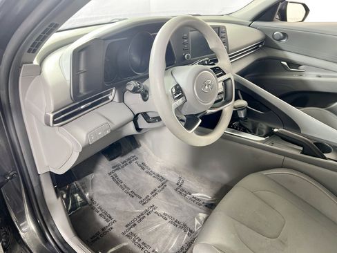 Used 2023 Hyundai Elantra SEL FWD image 9