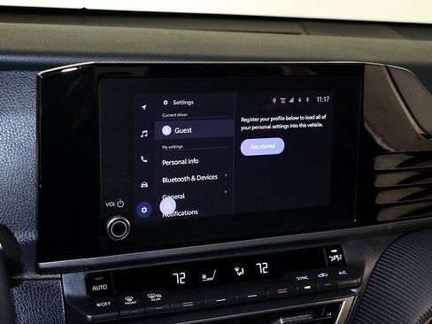 Used 2025 Toyota Camry SE image 15