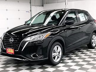 New 2025 Nissan Kicks Play S video 2