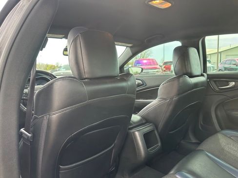 Used 2015 Chrysler 200 S FWD image 22