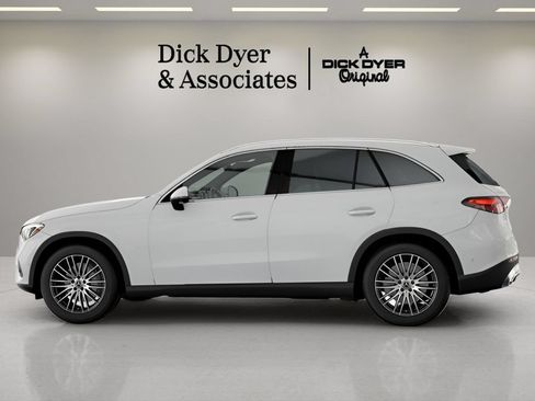 Used 2026 Mercedes-Benz GLC 300 image 22