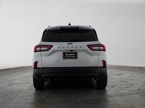Used 2025 Ford Escape ST-Line w/ Tech Pack #1 FWD image 4