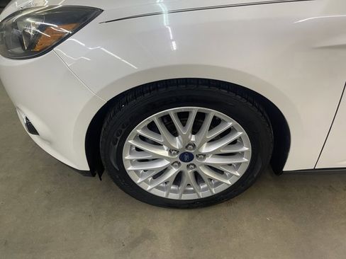 Used 2014 Ford Focus Titanium FWD image 11