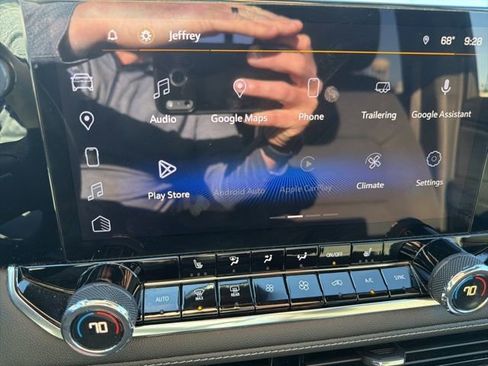 Used 2023 Chevrolet Colorado LT w/ LT Convenience Package II image 13