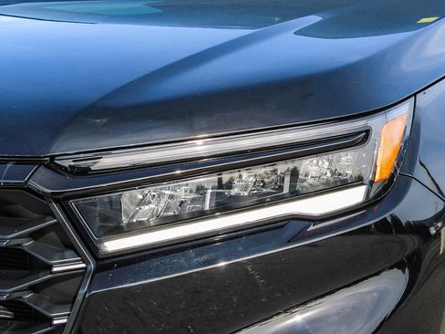 Used 2025 Honda Pilot Sport image 10