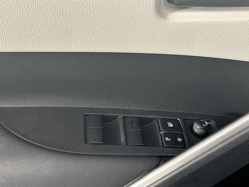 Used 2024 Toyota Corolla Cross L image 15