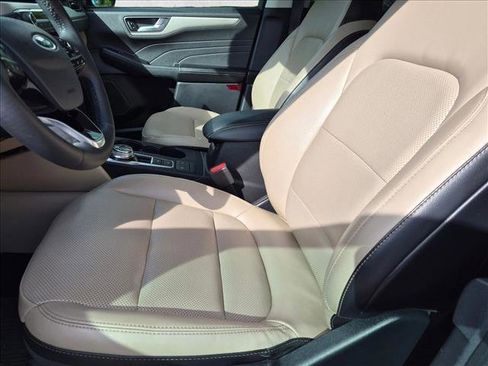 Used 2021 Ford Escape SEL w/ Technology Package FWD image 10