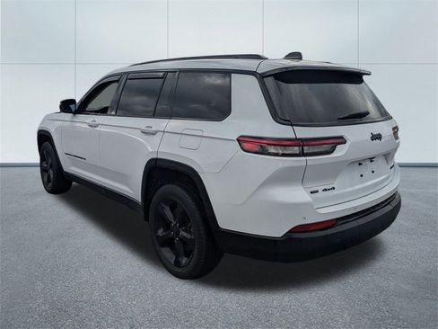 Used 2023 Jeep Grand Cherokee L Limited w/ Black Appearance Package image 5