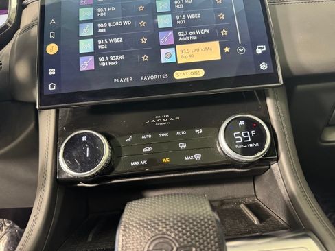 Used 2023 Jaguar F-PACE SVR AWD/4WD image 23