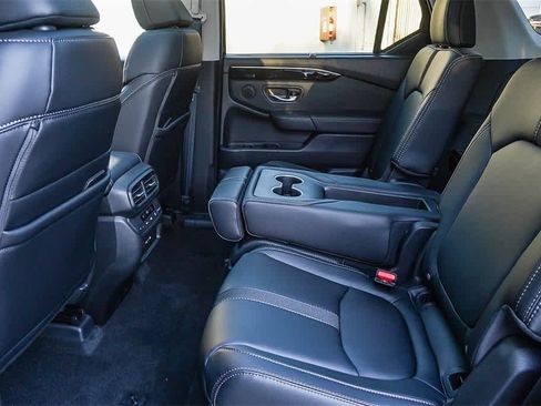 New 2025 Honda Pilot Touring image 24