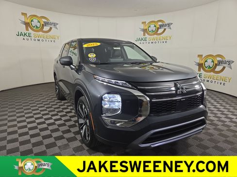Used 2025 Mitsubishi Outlander SE AWD/4WD image 1