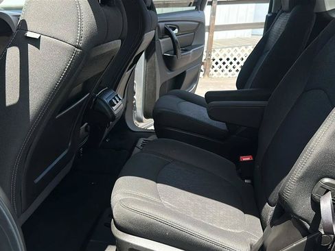 Used 2014 GMC Acadia SLE FWD image 23